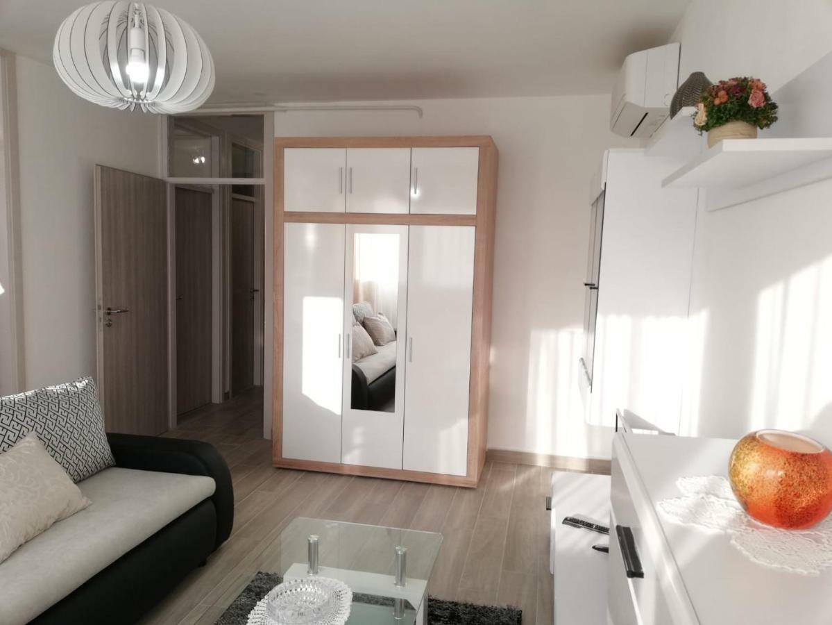 Apartment White 普拉 外观 照片